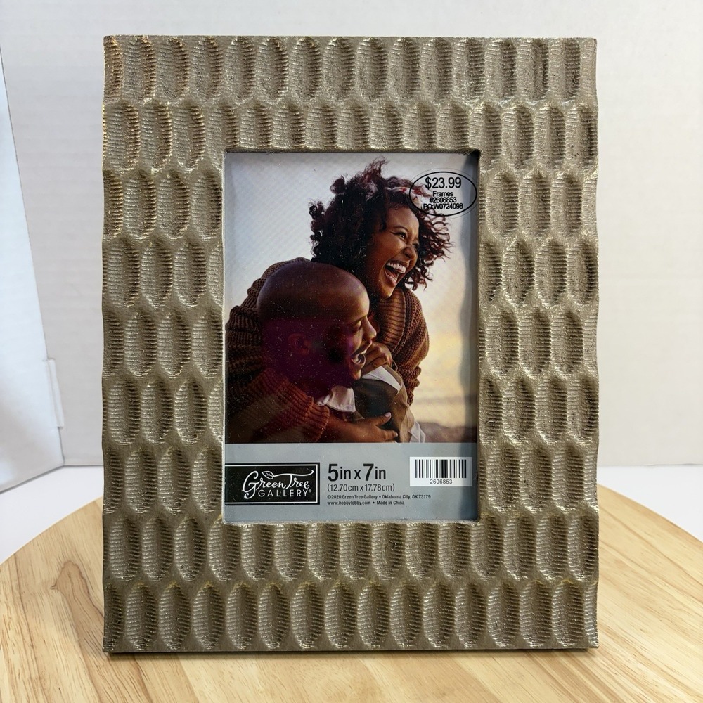 Green Tree Gallery 5x7 Gold Textured MDF Photo Frame Matte Clear Glass, Stand
